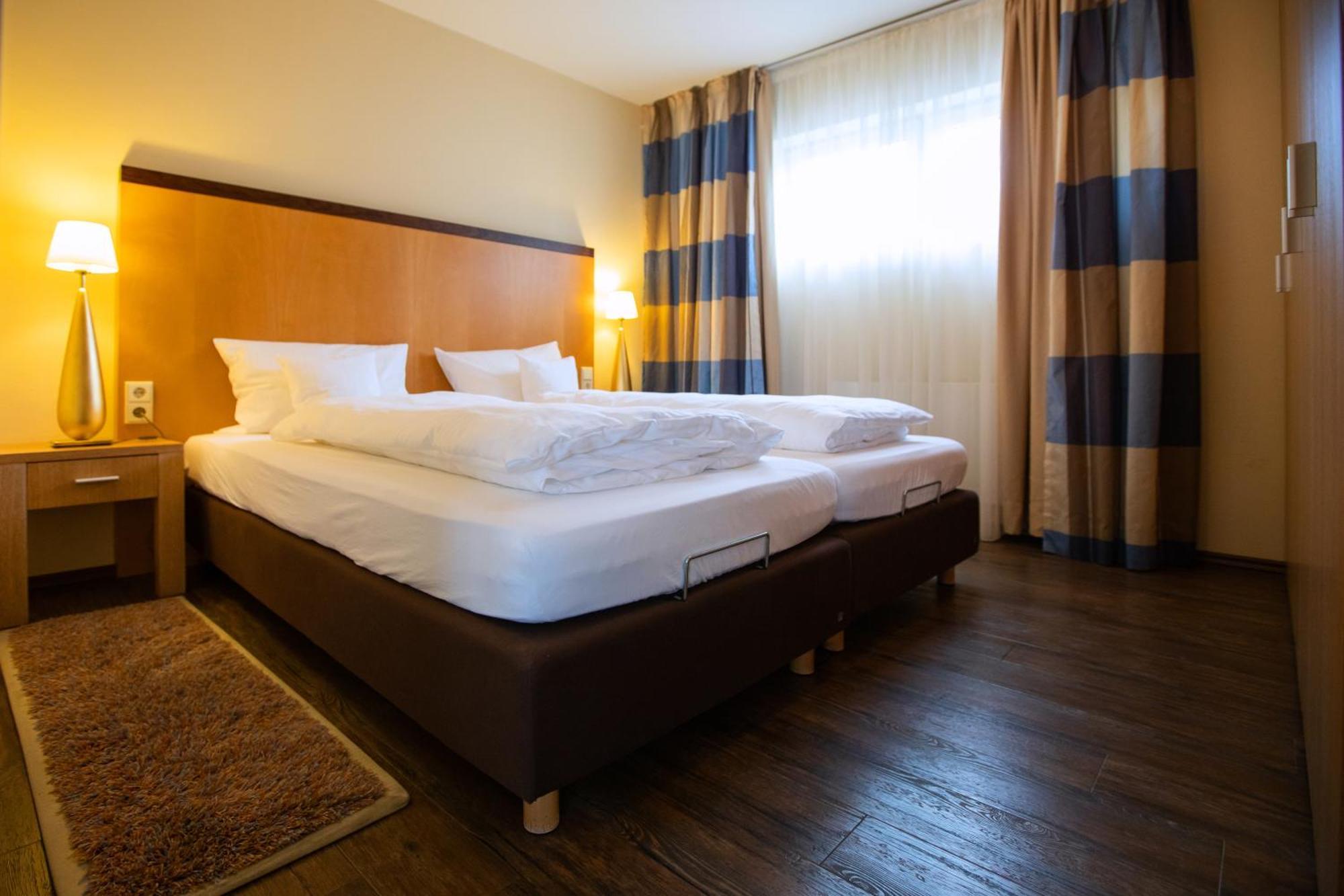 Gut Heckenhof Hotel & Golfresort An Der Sieg Gmbh & Co. Kg Eitorf Room photo