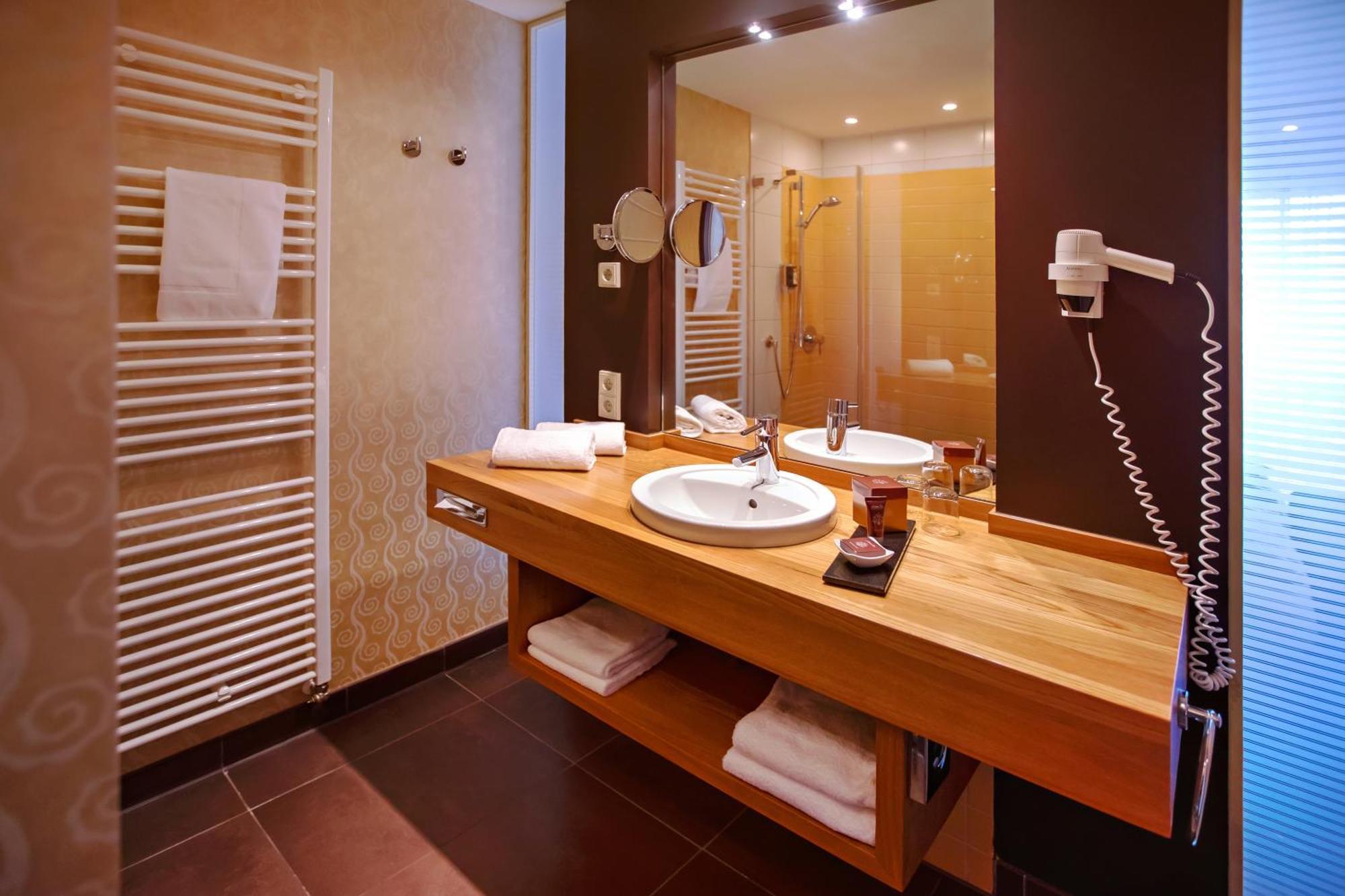 Gut Heckenhof Hotel & Golfresort An Der Sieg Gmbh & Co. Kg Eitorf Room photo