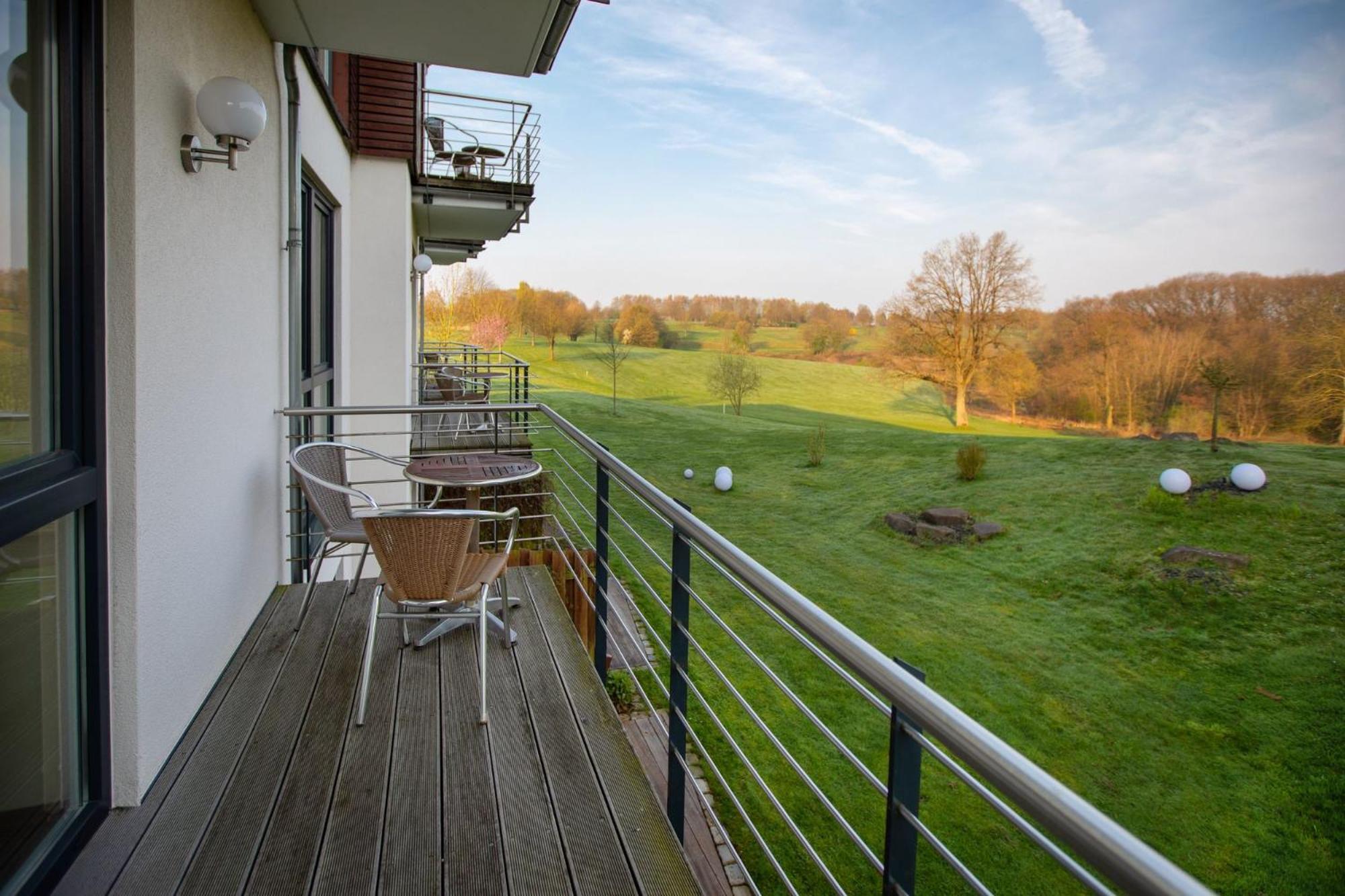 Gut Heckenhof Hotel & Golfresort An Der Sieg Gmbh & Co. Kg Eitorf Room photo